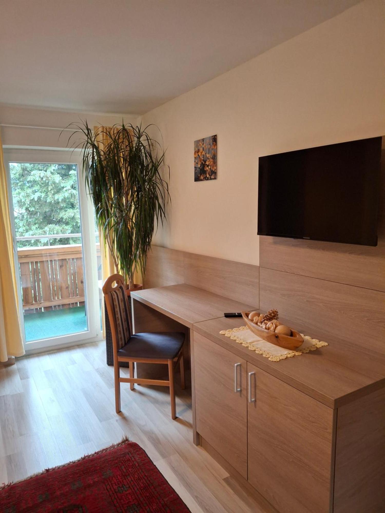 Apart Ritzl Fuegen Exterior photo